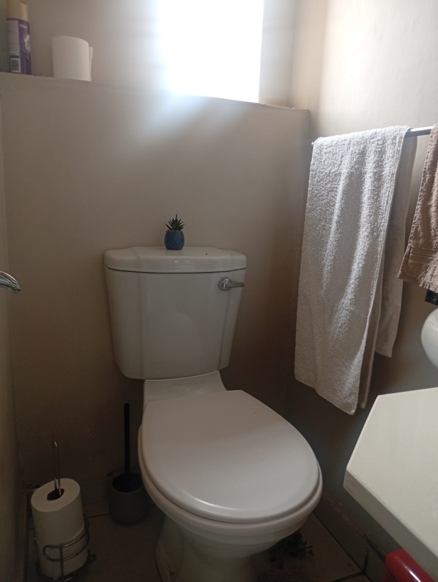 2 Bedroom Property for Sale in Waterval East North West